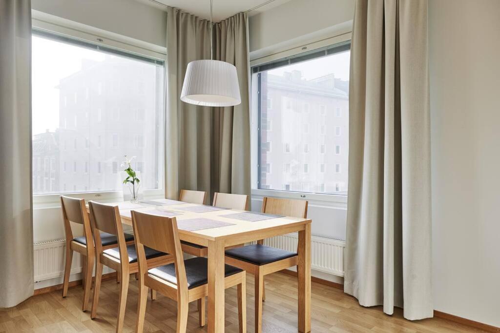 Tasokas Huoneisto Kaupungin Keskustassa. Apartment *